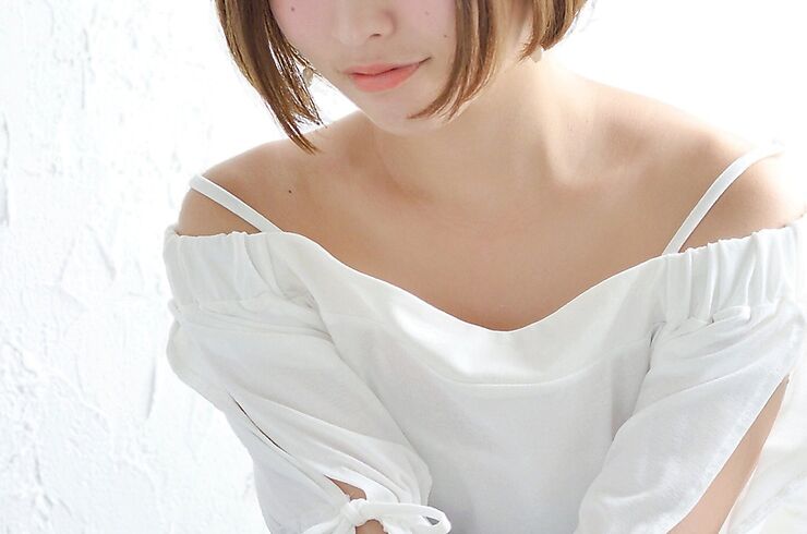 耳掛け 厚め前髪 ベージュ 大人かわいいナチュラルボブ