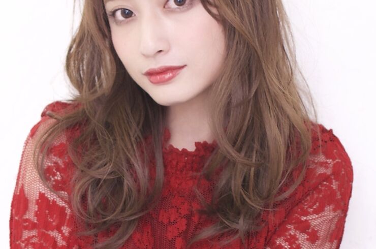大人かわいい ビタミンカラーフェザーバングくびれミディパーマ