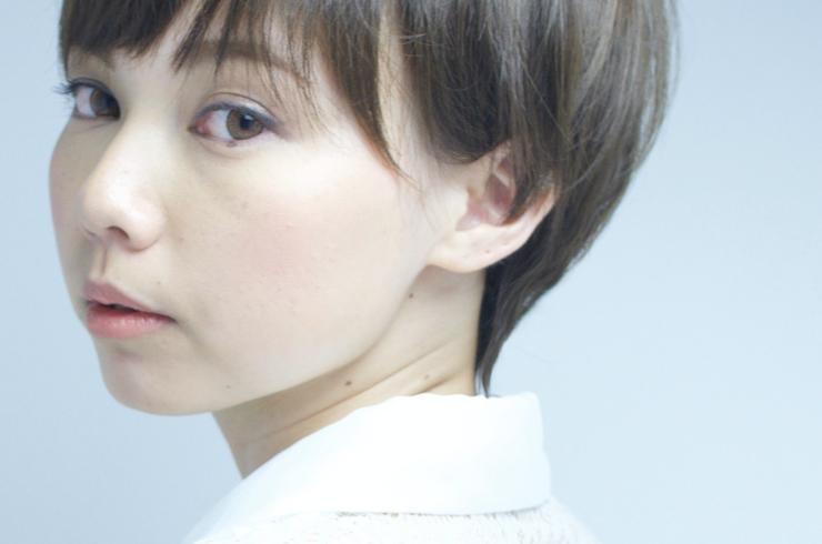 大人可愛い20代30代40代小顔ワンサイドショートボブ丸み前下がりe