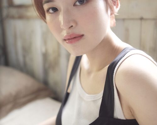 大人可愛い 20代30代40代小顔ワンサイドショートボブ 丸み
