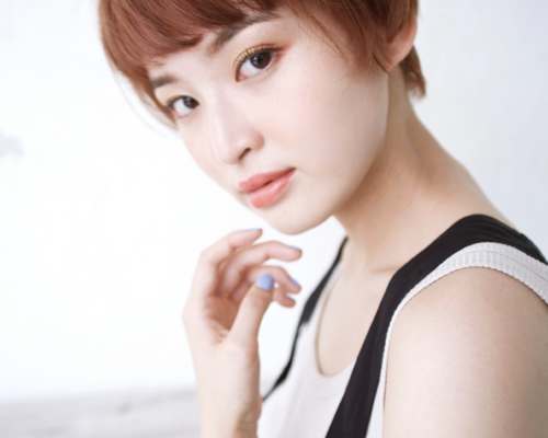 大人可愛い 20代30代40代小顔ワンサイドショートボブ 丸み前