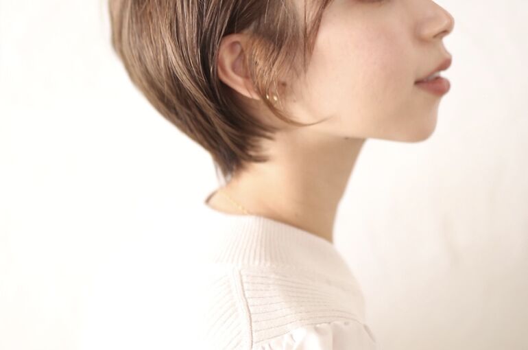 大人可愛い20代30代40代黒髪前下がりショートボブ丸みショートd