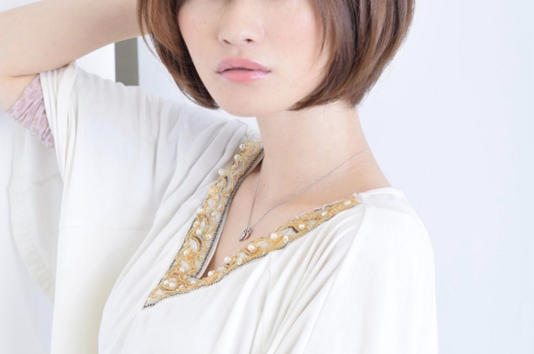 大人可愛い 20代30代40代黒髪前下がりひし形小顔ボブ丸みショート