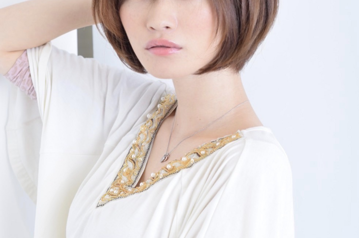 大人可愛い 20代30代40代黒髪前下がりひし形小顔ボブ丸みショート