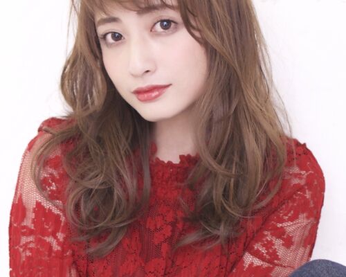 大人かわいい ビタミンカラーフェザーバングくびれミディパーマ