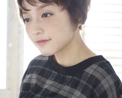 大人可愛い20代30代40代黒髪前下がりショートボブ丸みショート２