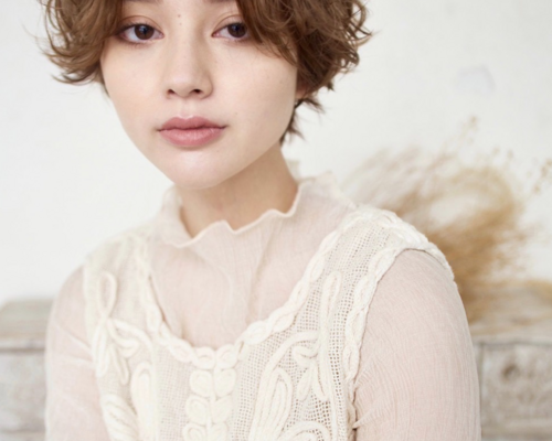 大人可愛い20代30代40代小顔 ショートボブ丸み前下がり