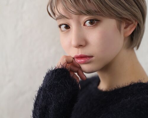 大人可愛い20代30代40代黒髪前下がりショートボブ丸みショートa
