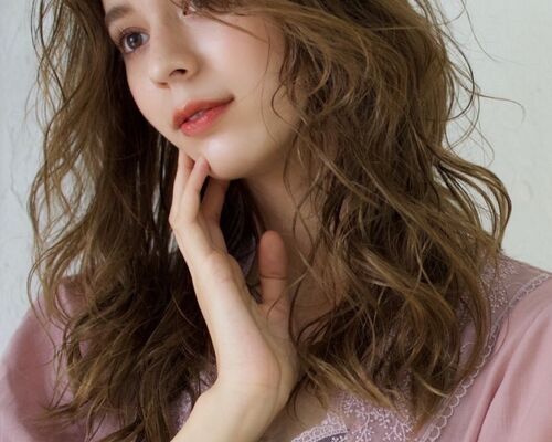 大人かわいい メルティーカラーフェザーバングくびれミディデジタルパーマ
