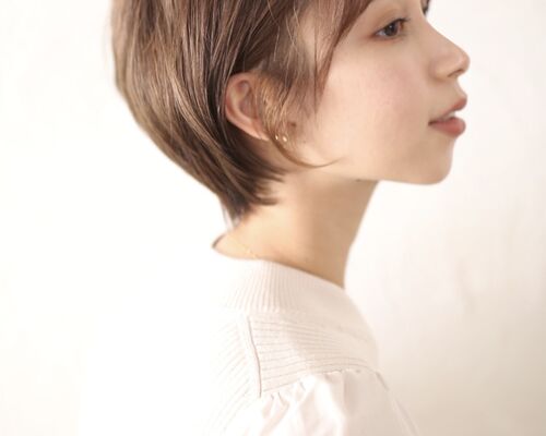 大人可愛い20代30代40代黒髪前下がりショートボブ丸みショートd