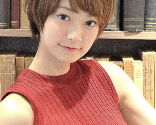 大人可愛い 20代30代40代小顔ワンサイドショートボブ 丸み前下