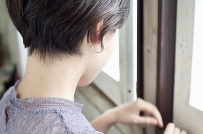 大人可愛い20代30代40代黒髪前下がりショートボブ丸みショートd