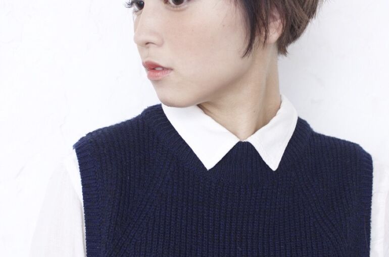 大人可愛い20代30代40代黒髪前下がりショートボブ丸みショート５